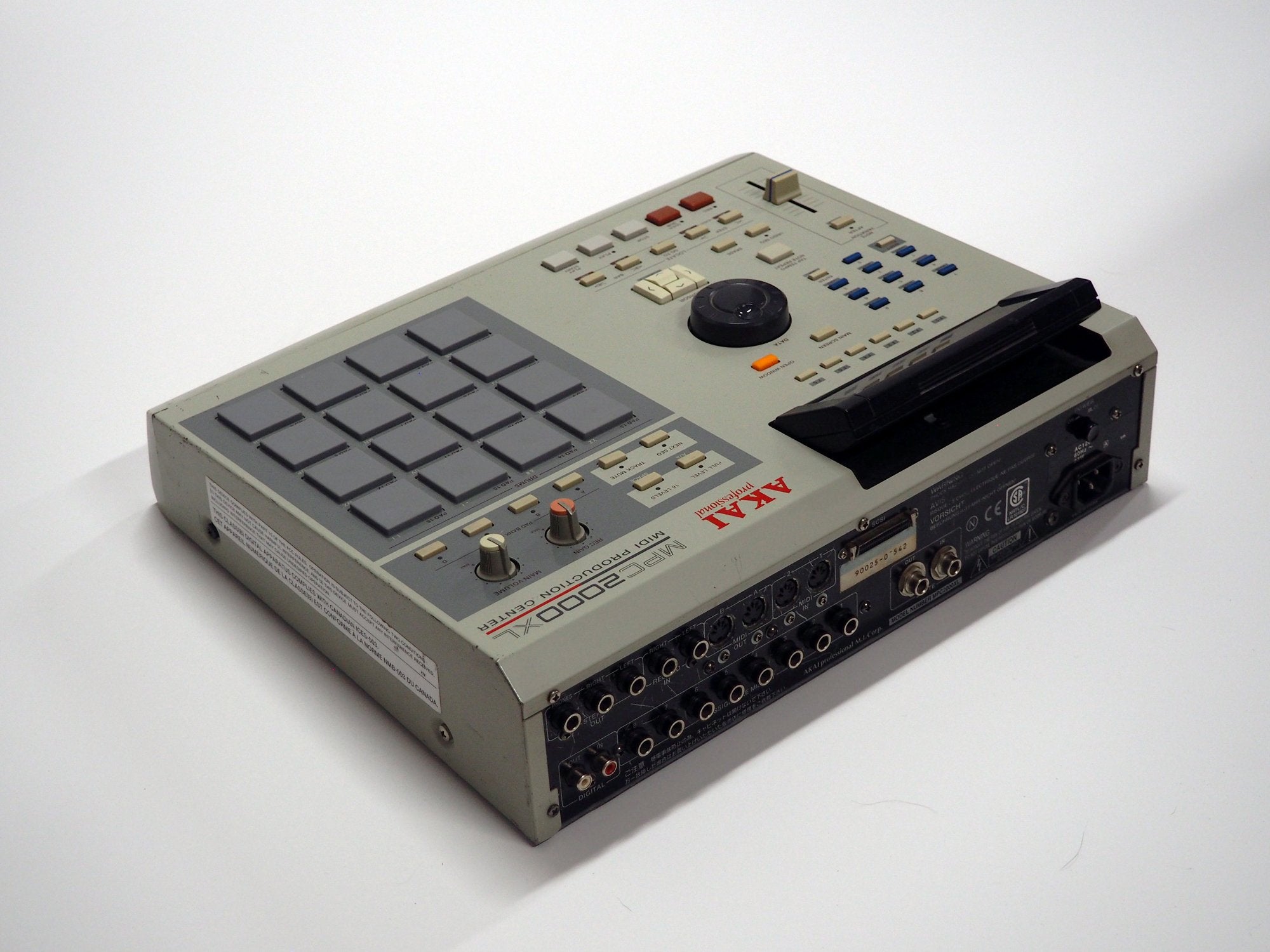 シャイニングゴールデン AKAI MPC2000XL TRAVISSCOTT Utopia | iuggu.ru